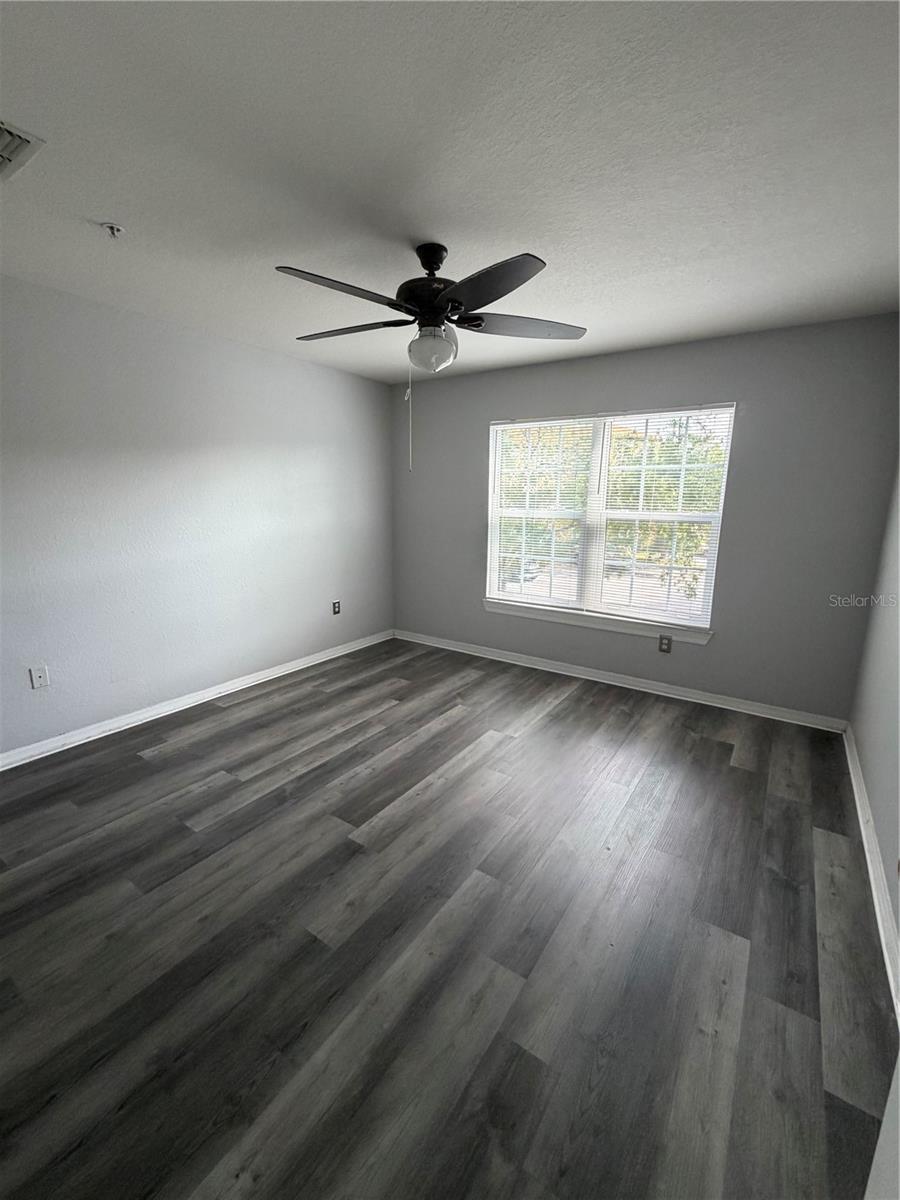 Image 14 of 38 For 5467 Vineland Road 6214