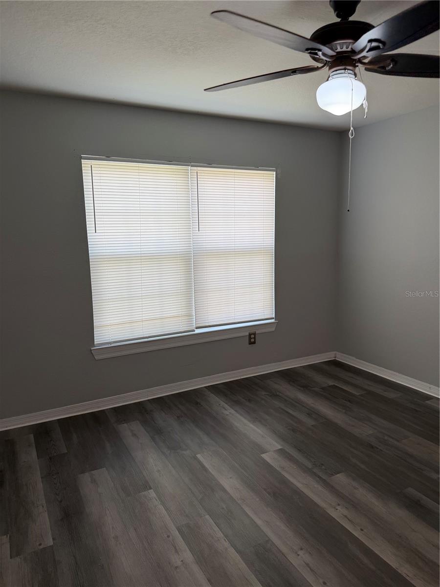 Image 15 of 38 For 5467 Vineland Road 6214