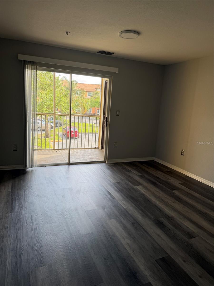 Image 16 of 38 For 5467 Vineland Road 6214