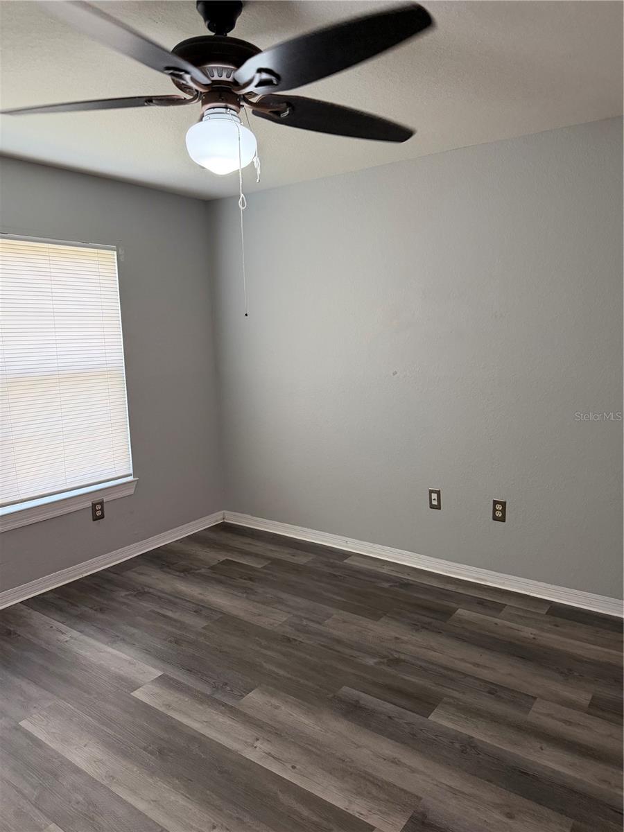 Image 18 of 38 For 5467 Vineland Road 6214