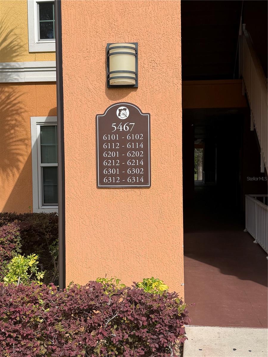 Image 2 of 38 For 5467 Vineland Road 6214