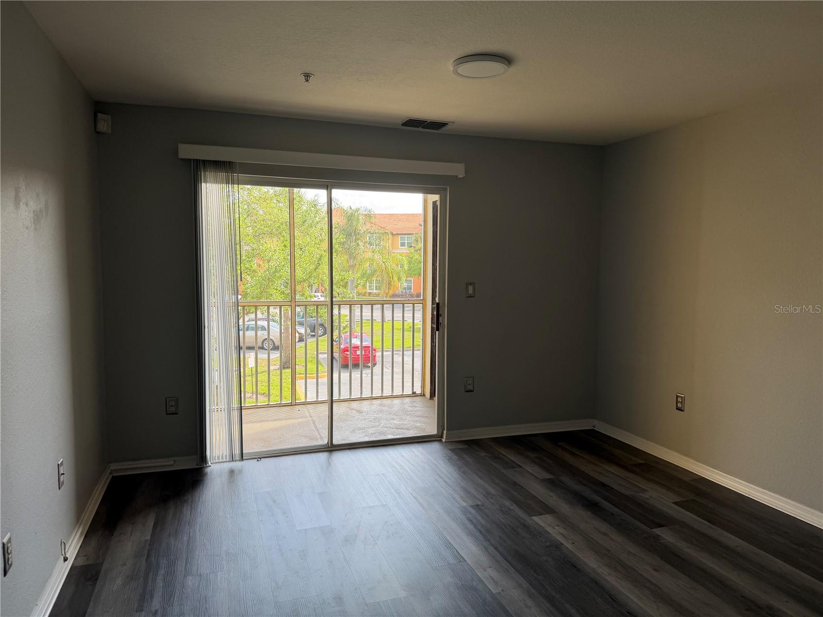 Image 20 of 38 For 5467 Vineland Road 6214