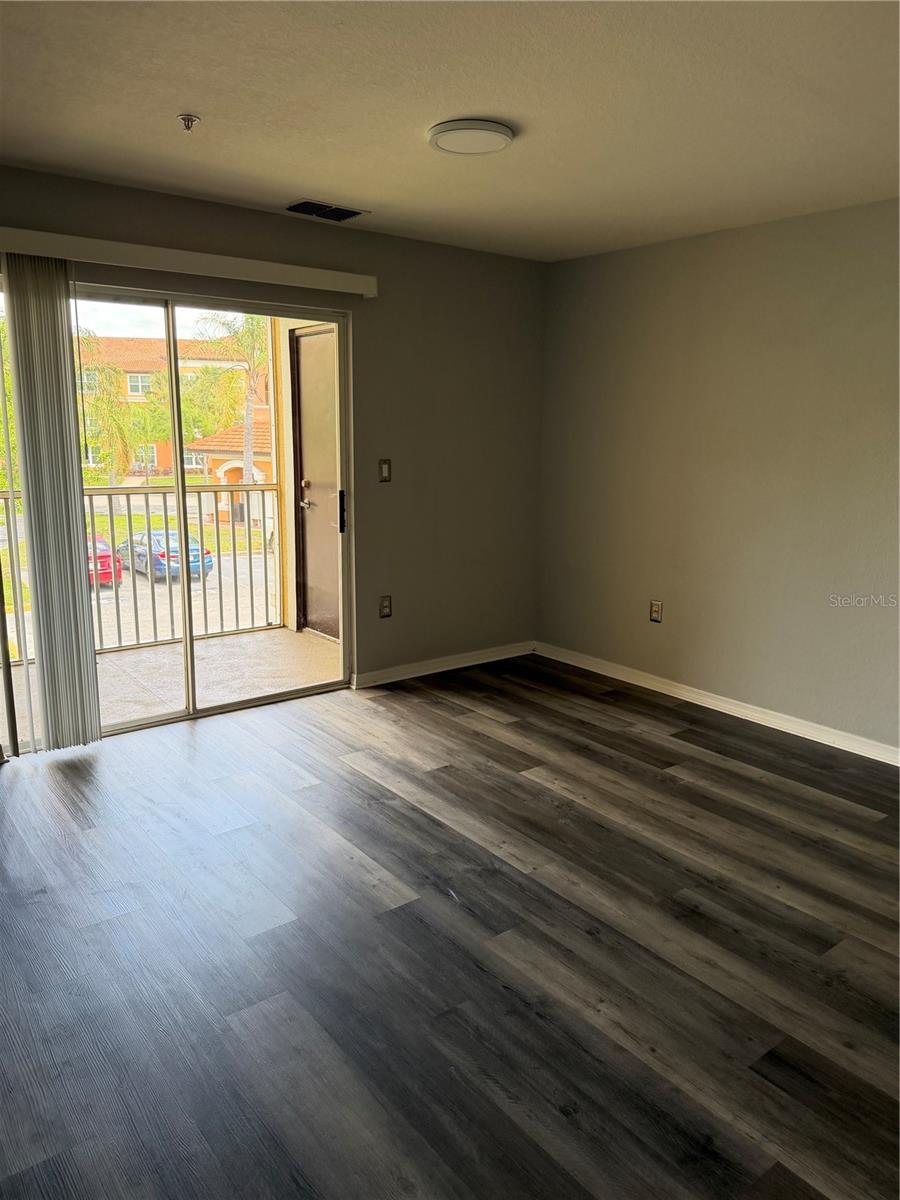 Image 21 of 38 For 5467 Vineland Road 6214