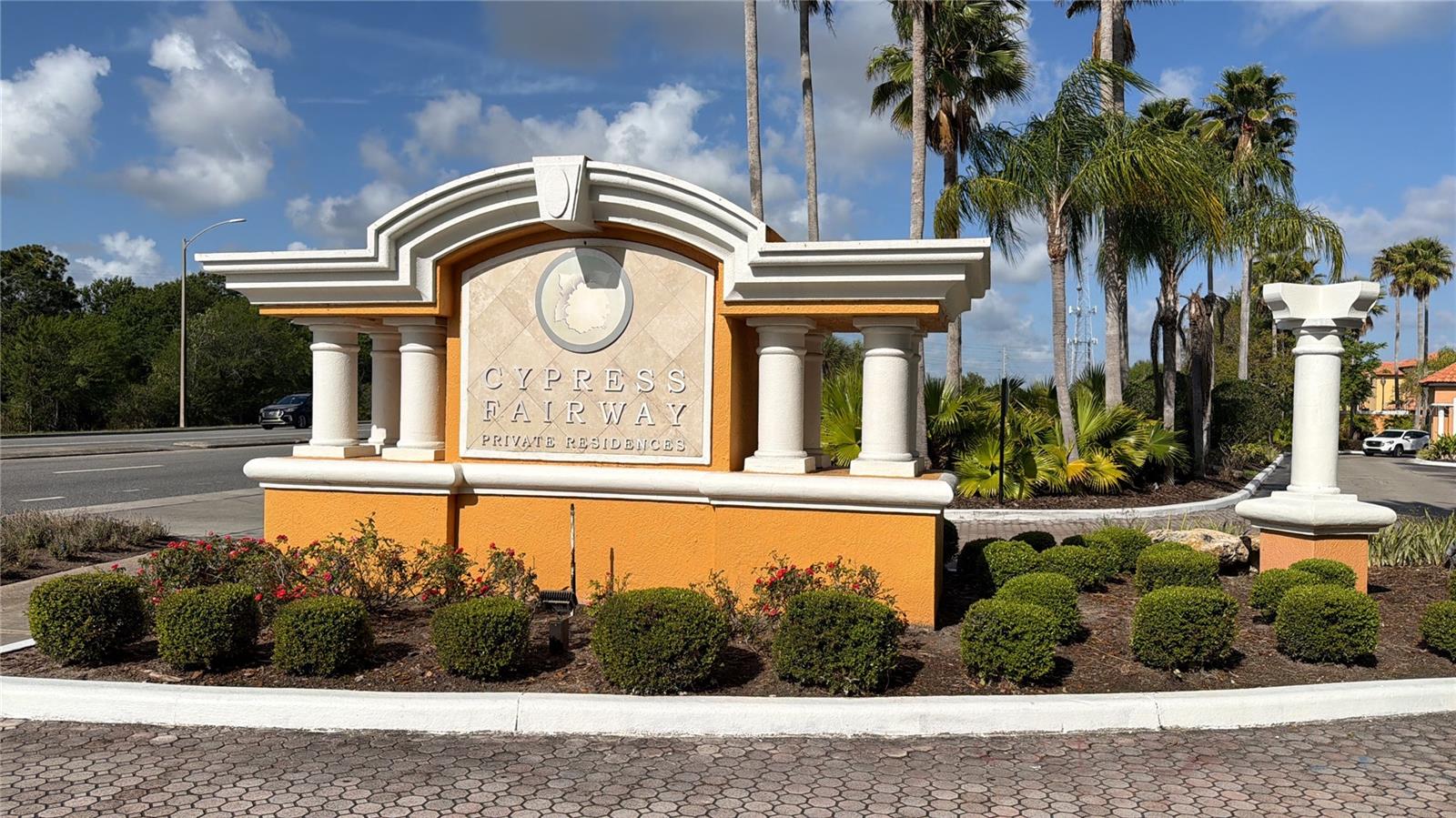 Image 3 of 38 For 5467 Vineland Road 6214