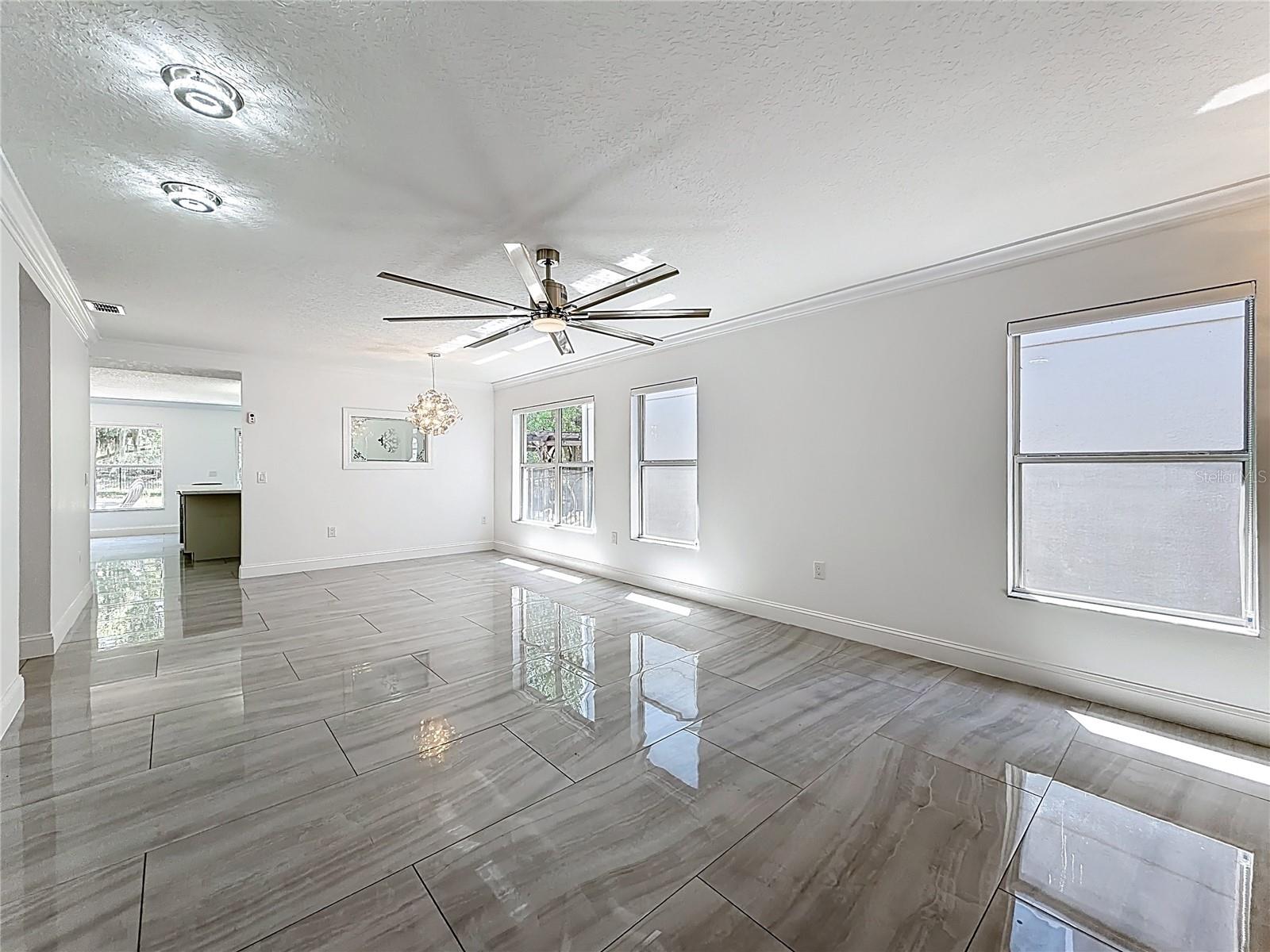 Image 10 of 55 For 12844 Oulton Circle