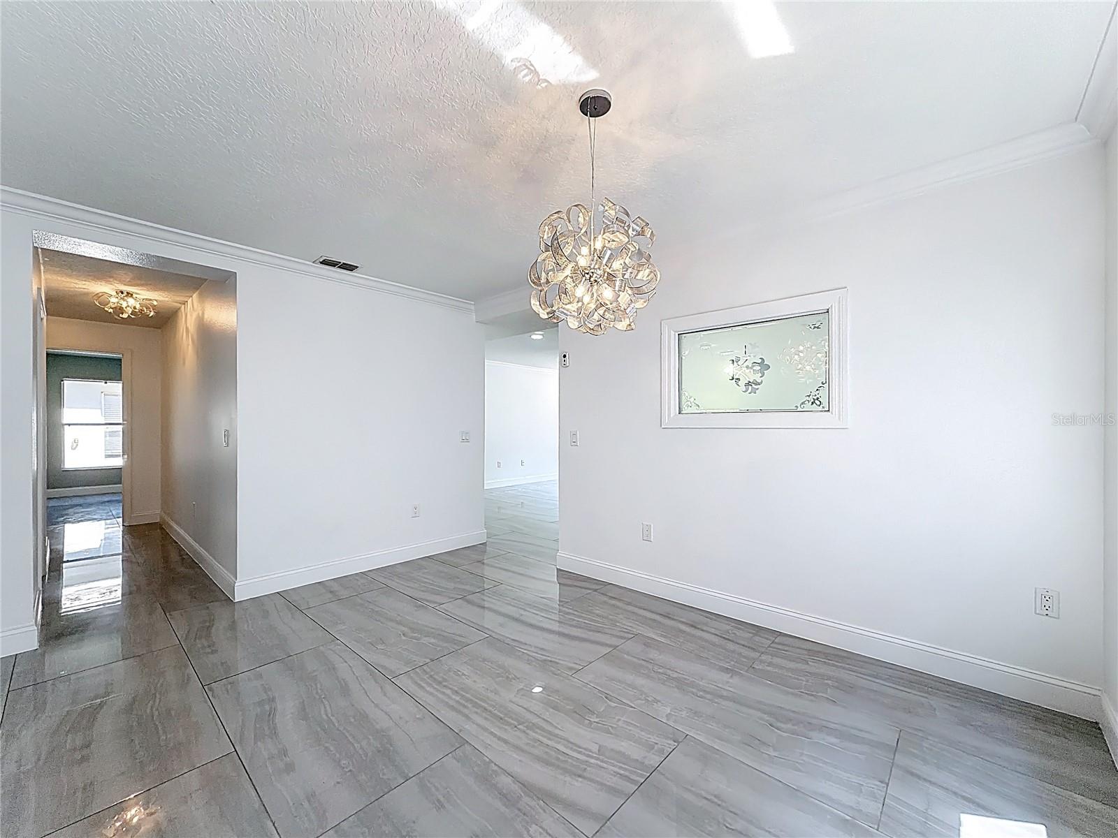 Image 12 of 55 For 12844 Oulton Circle