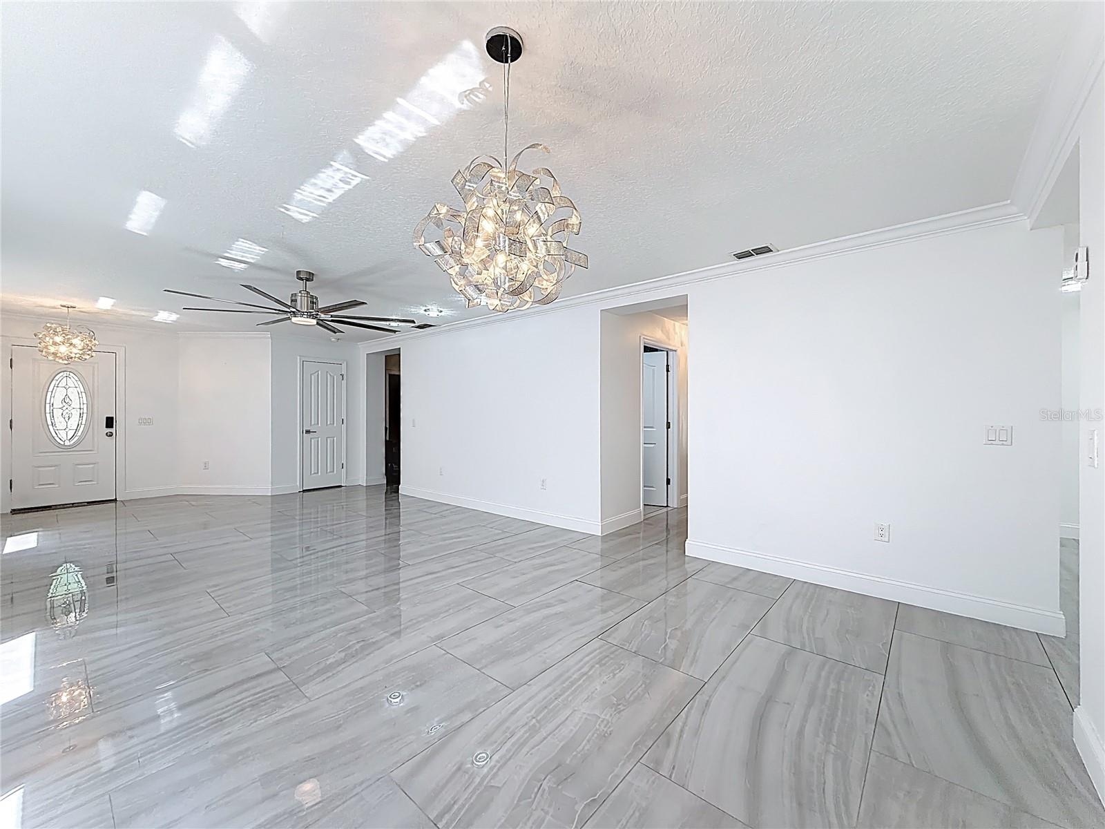 Image 13 of 55 For 12844 Oulton Circle