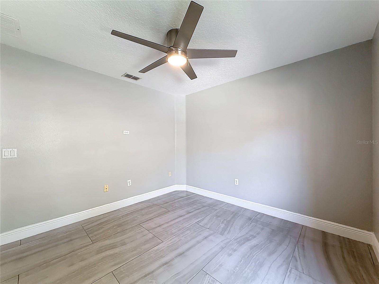 Image 28 of 55 For 12844 Oulton Circle