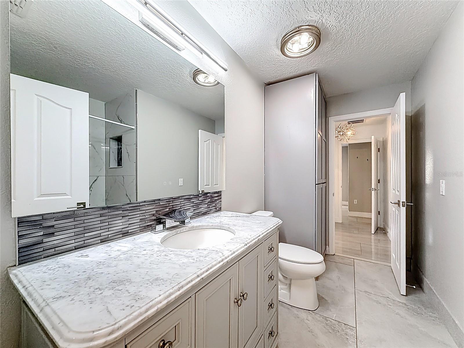 Image 33 of 55 For 12844 Oulton Circle