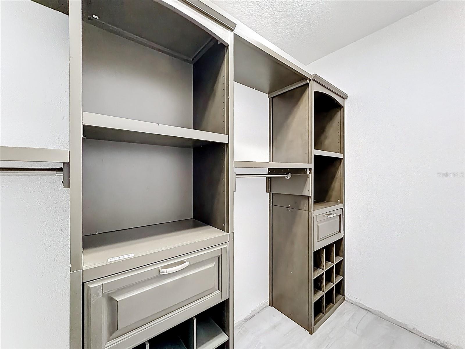 Image 39 of 55 For 12844 Oulton Circle