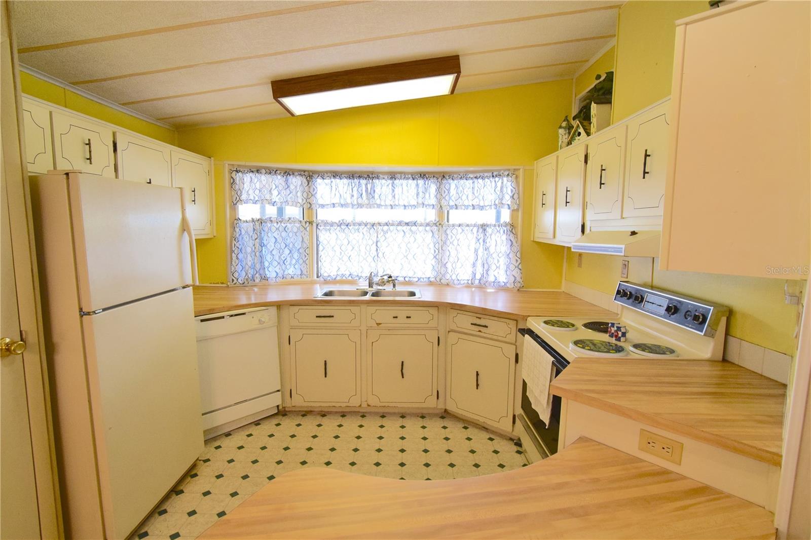 Image 6 of 36 For 3958 Sabal Drive