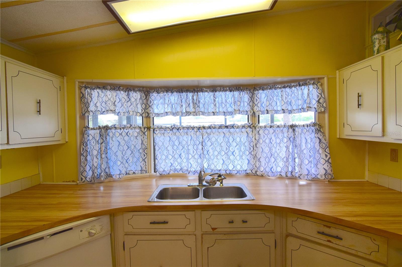 Image 7 of 36 For 3958 Sabal Drive
