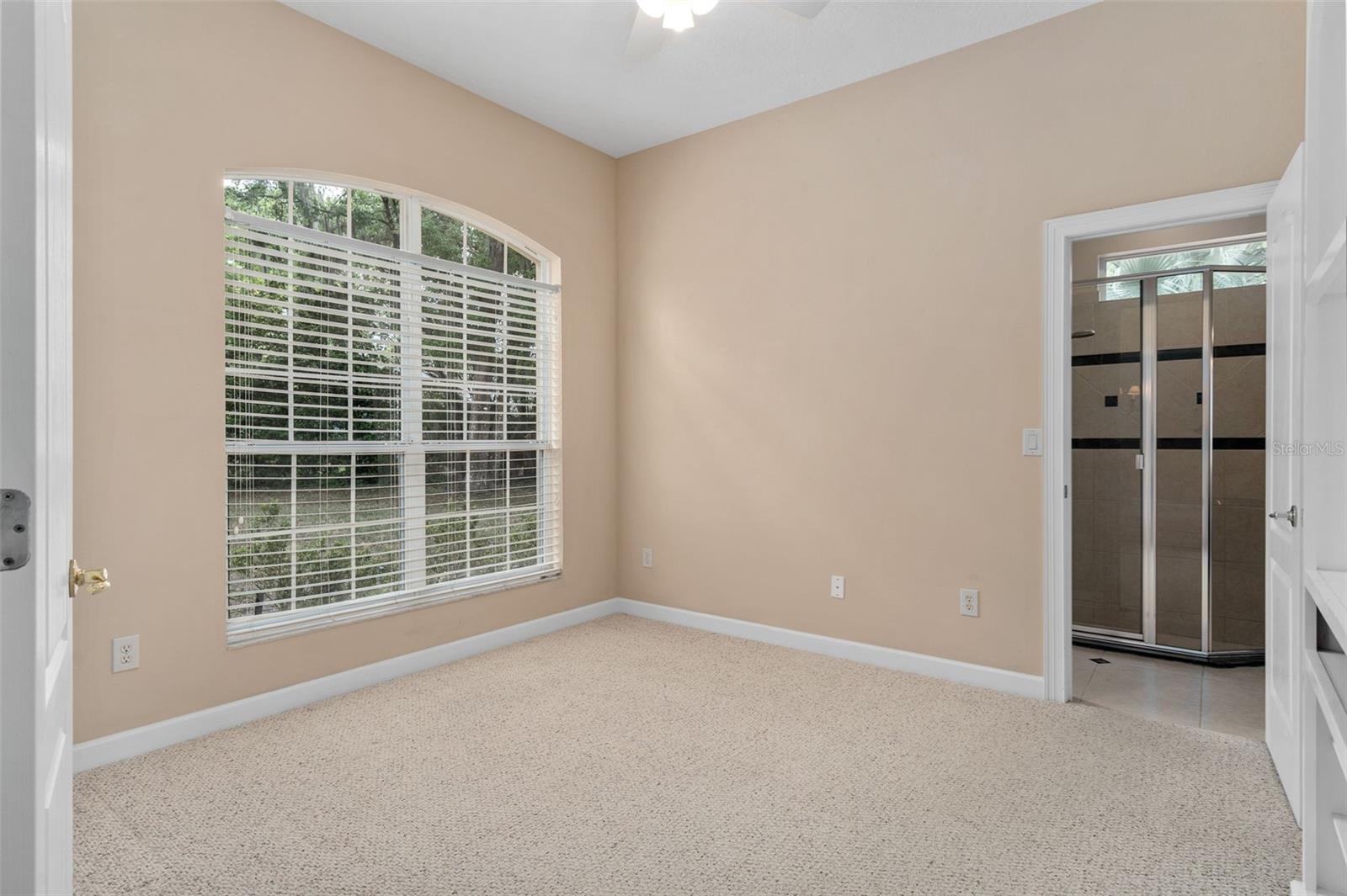 Image 15 of 59 For 386 Chinahill Court