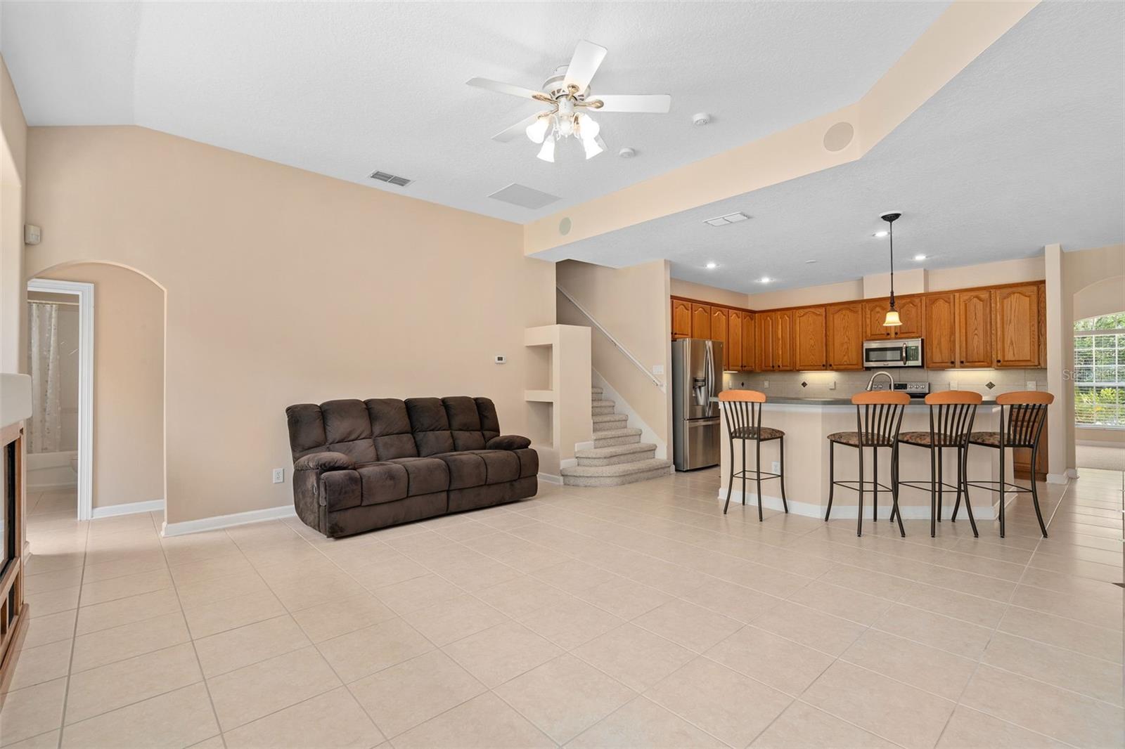 Image 23 of 59 For 386 Chinahill Court