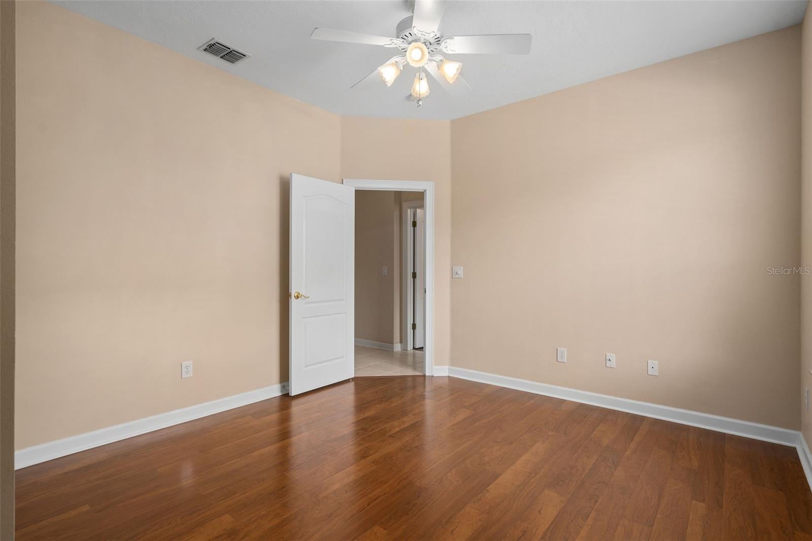 Image 33 of 59 For 386 Chinahill Court