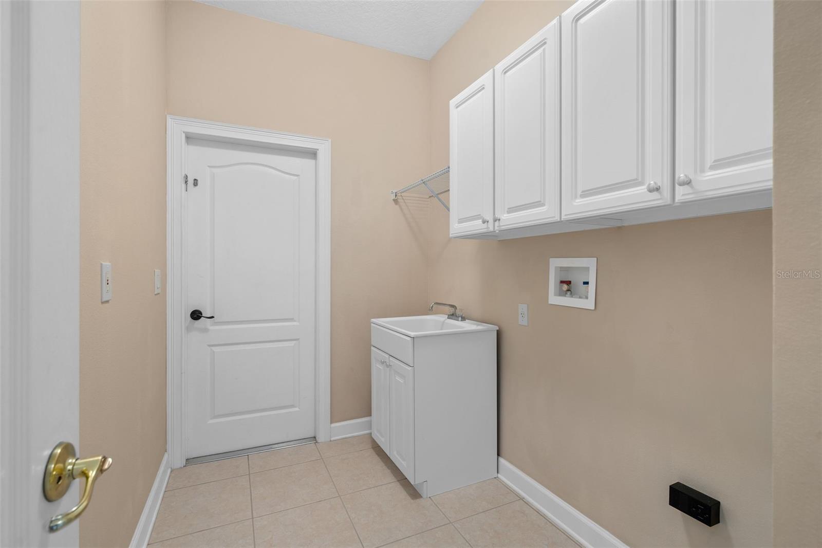 Image 40 of 59 For 386 Chinahill Court