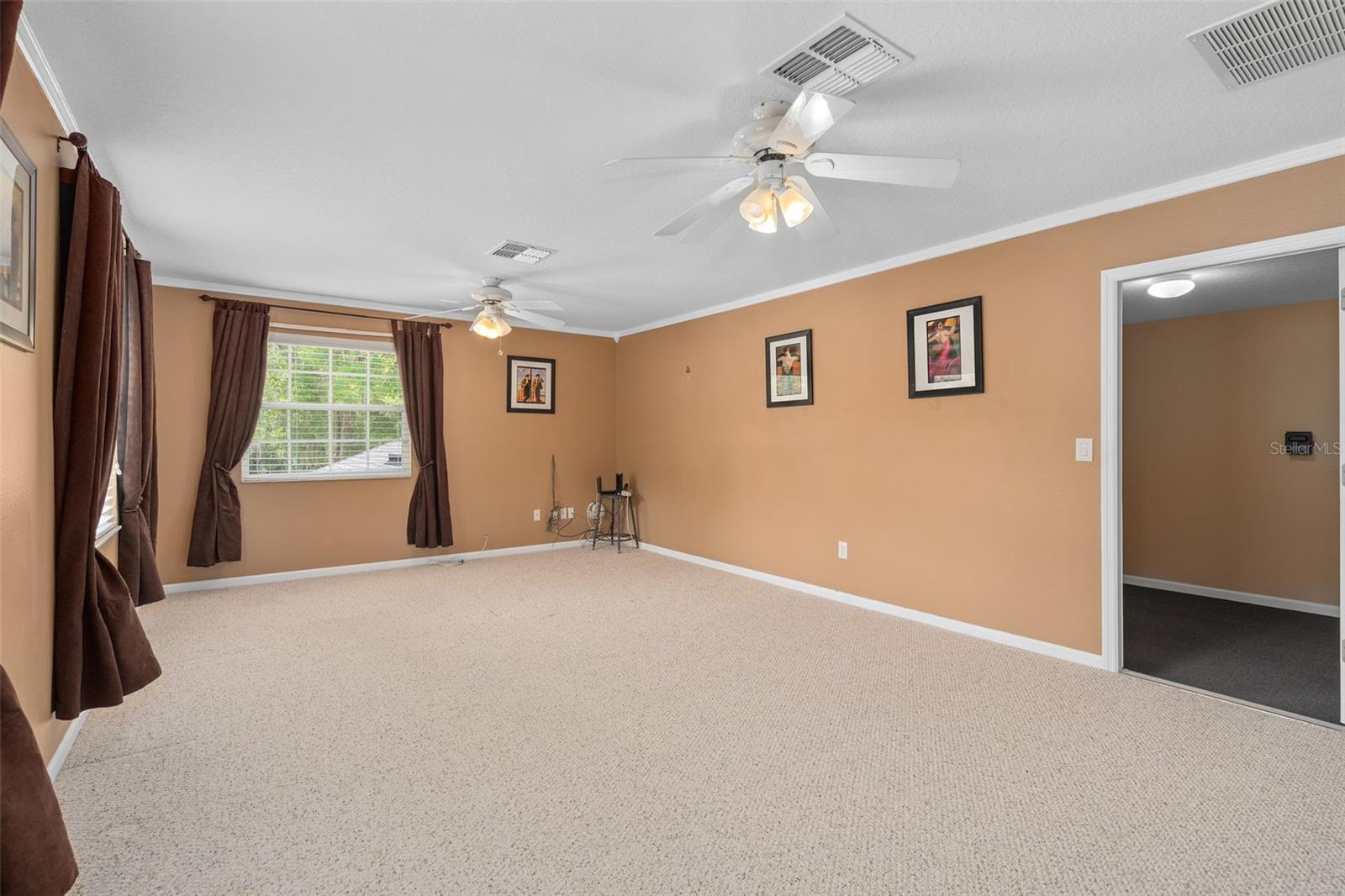 Image 41 of 59 For 386 Chinahill Court