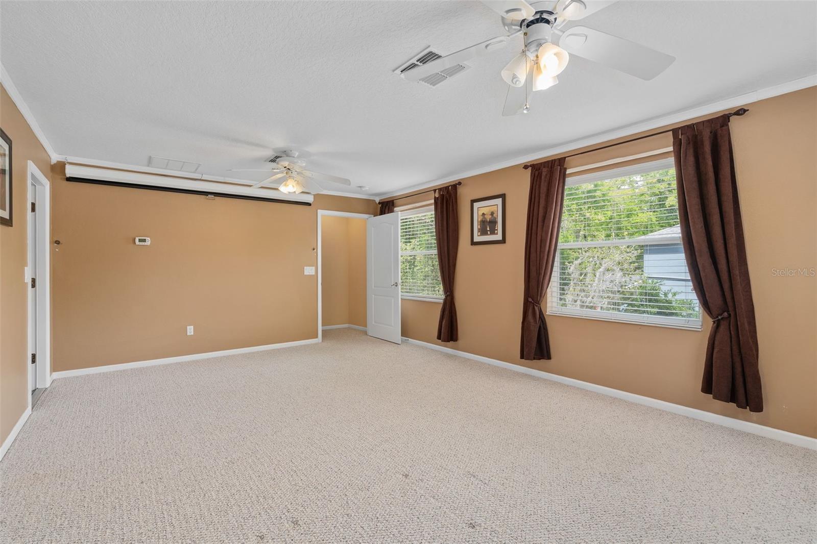 Image 42 of 59 For 386 Chinahill Court