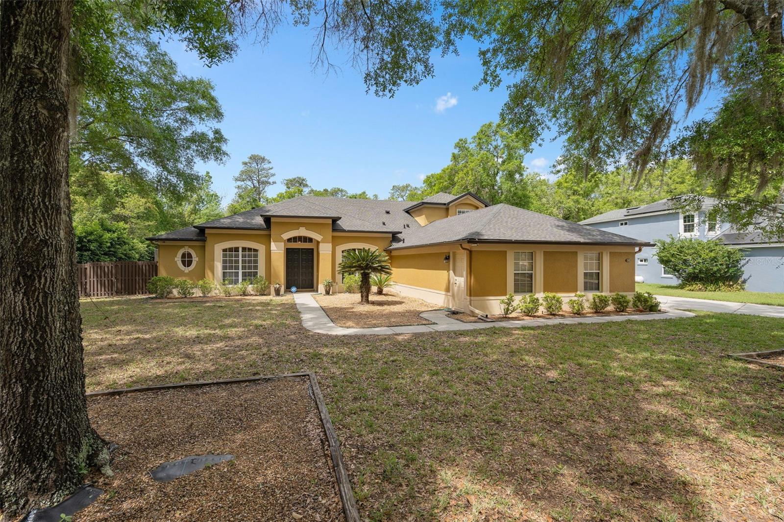 Image 6 of 59 For 386 Chinahill Court