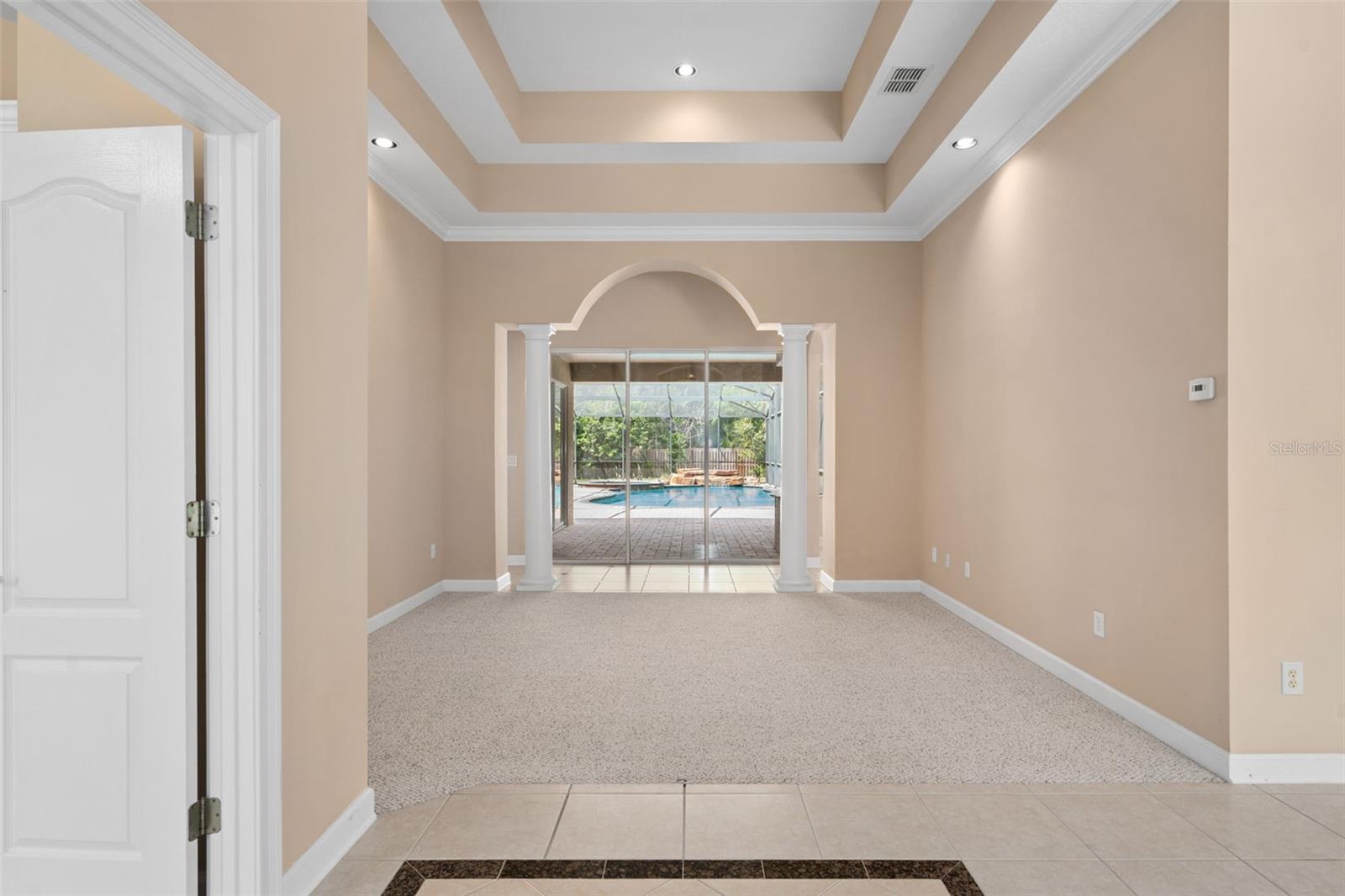 Image 9 of 59 For 386 Chinahill Court