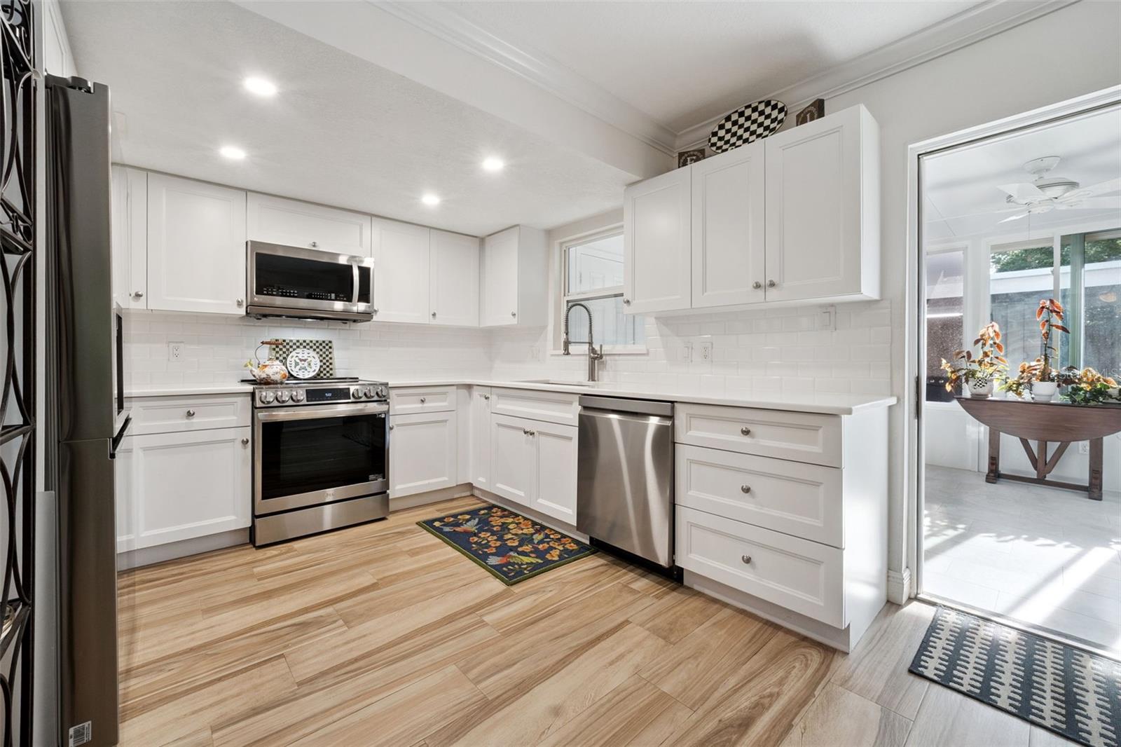 Image 5 of 38 For 3104 Harrison Avenue 33