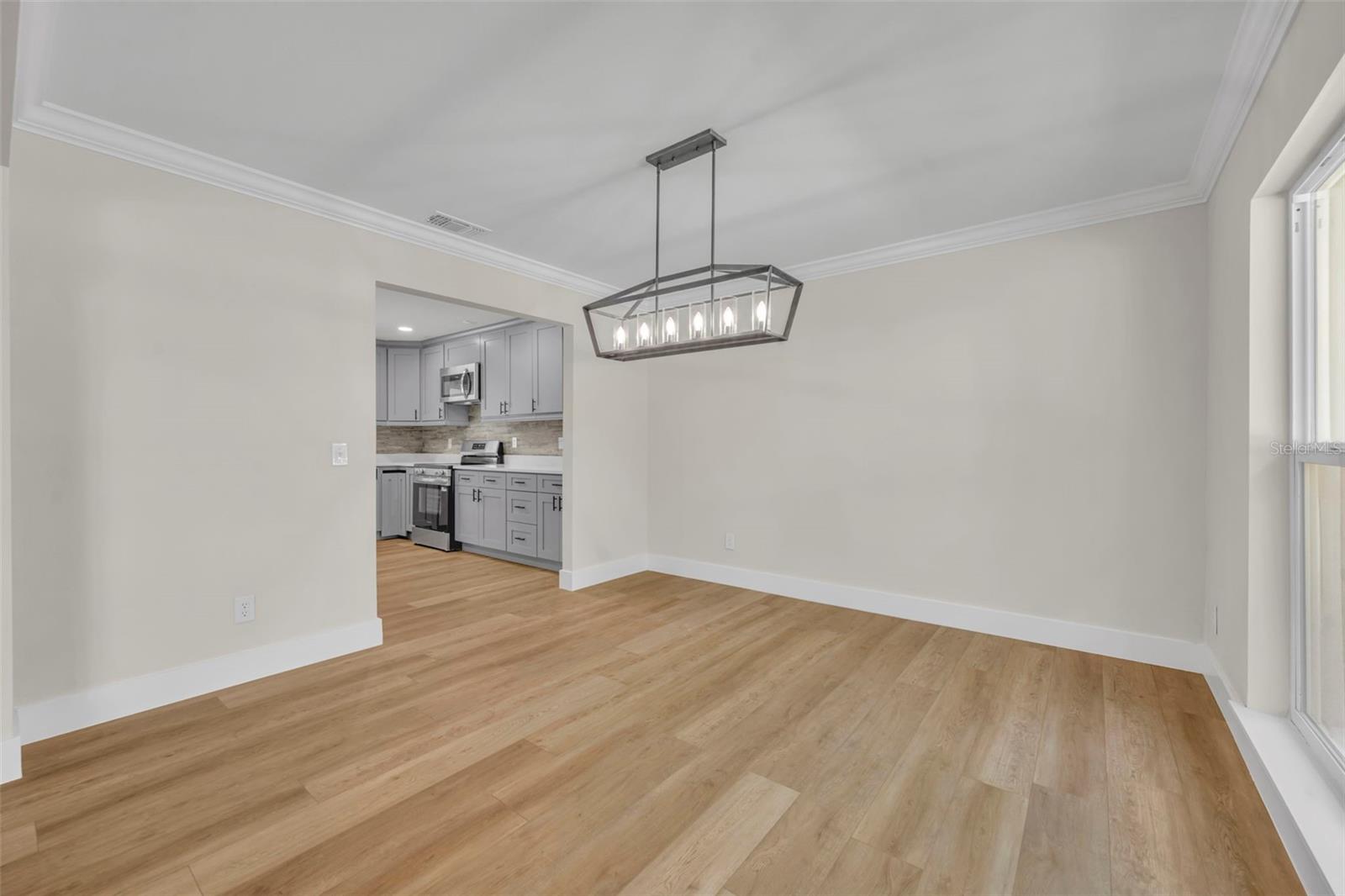 Image 12 of 44 For 1507 Golfside Drive