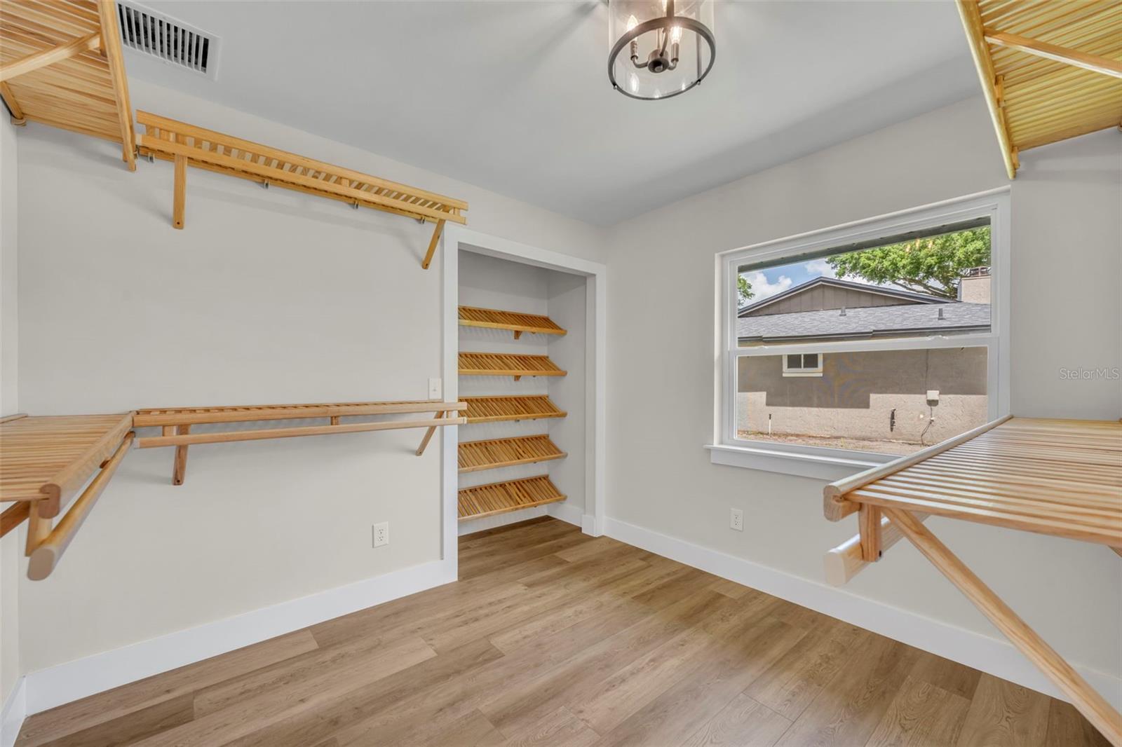 Image 30 of 44 For 1507 Golfside Drive