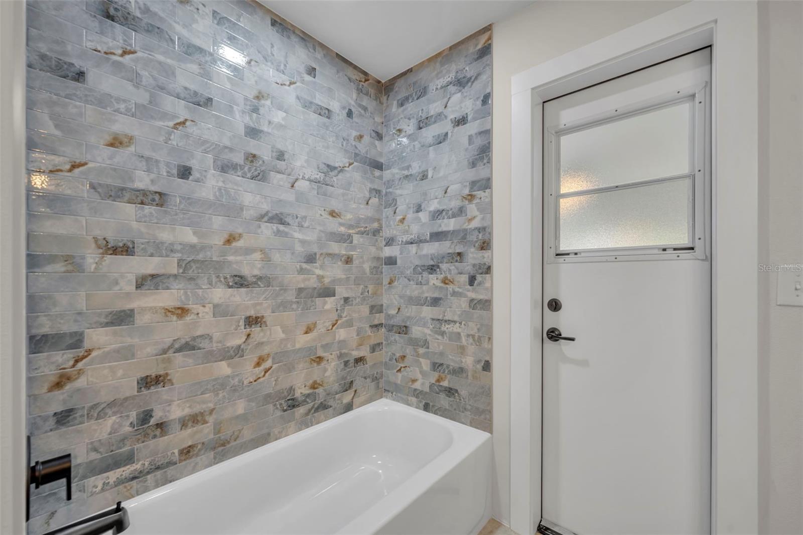 Image 33 of 44 For 1507 Golfside Drive