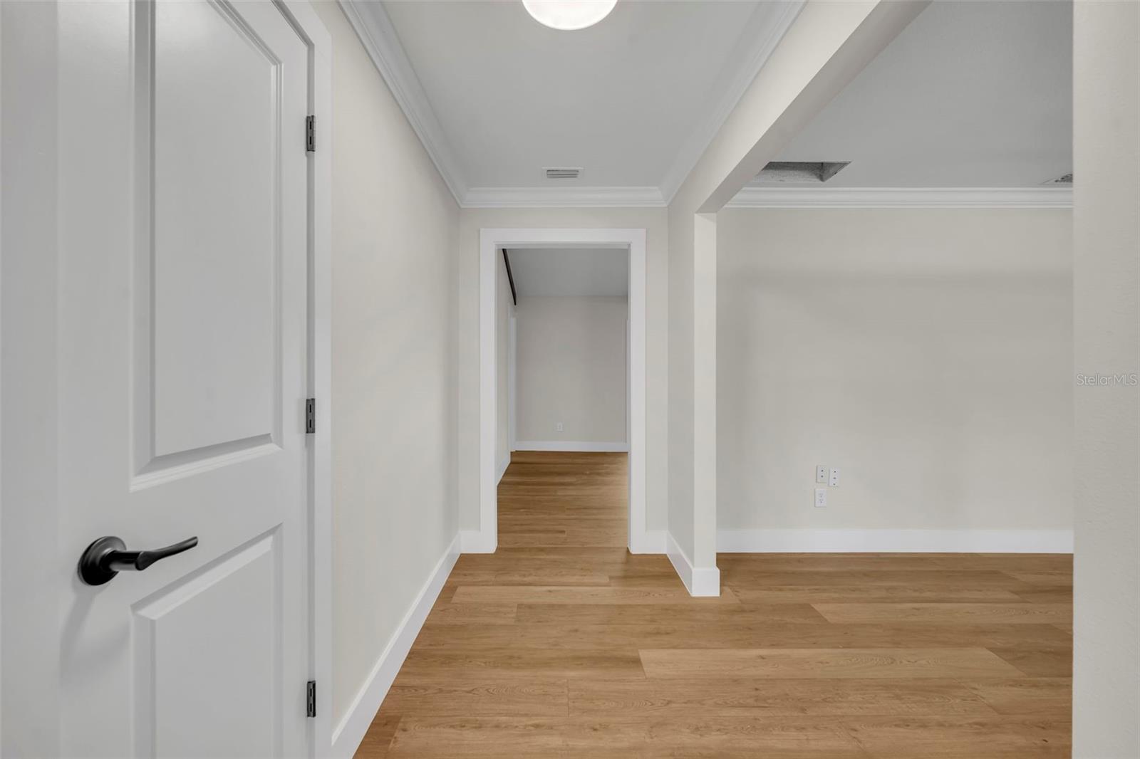 Image 5 of 44 For 1507 Golfside Drive