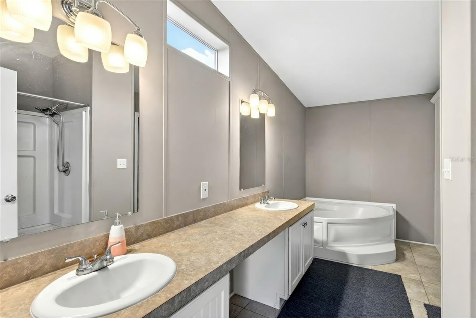 Image 13 of 40 For 16170 30th Lane