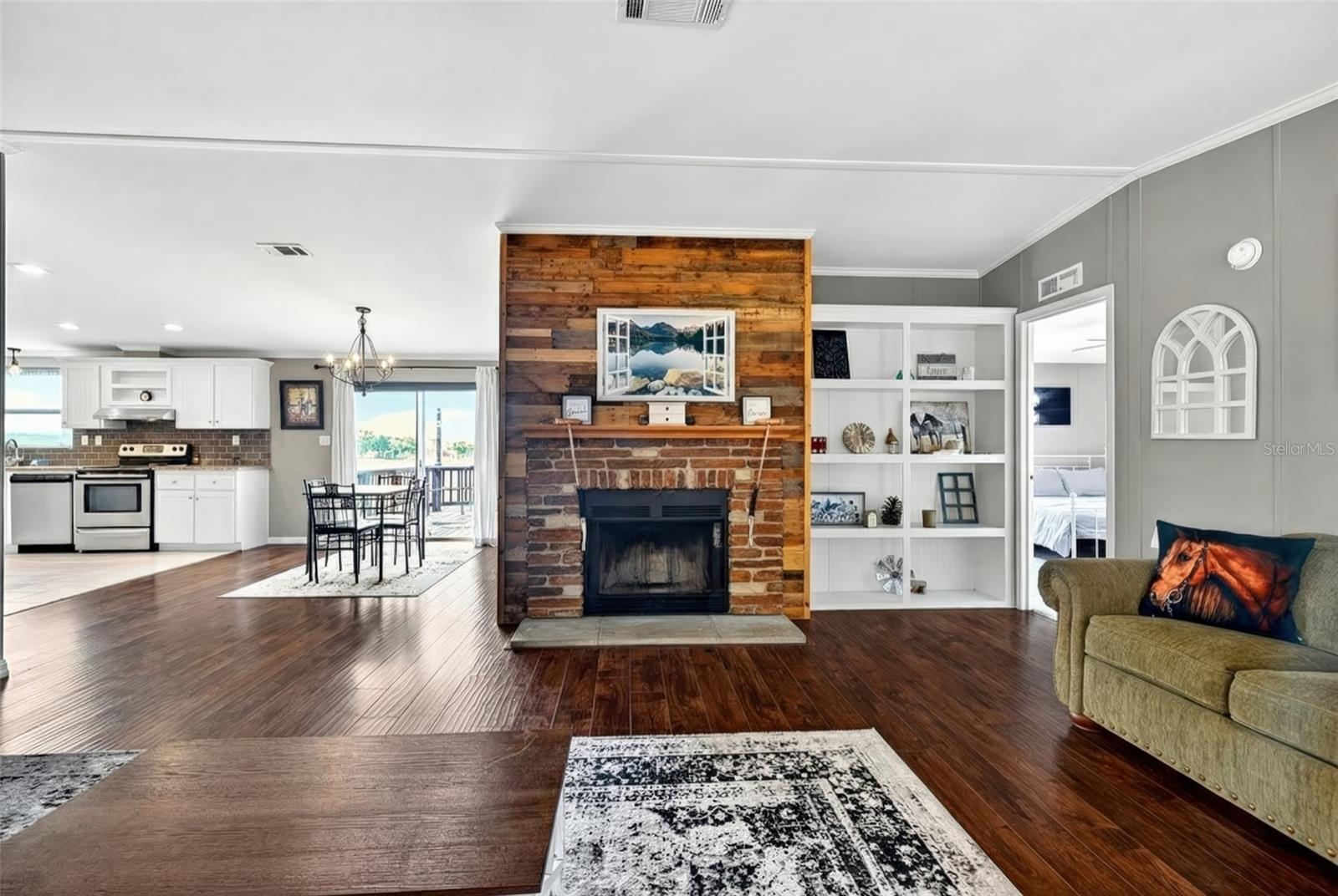 Image 9 of 40 For 16170 30th Lane