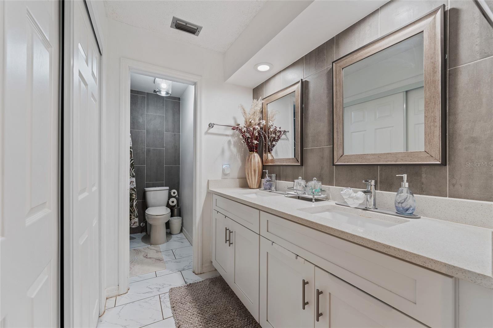 Image 17 of 29 For 5180 Lazy Oaks Drive 5180