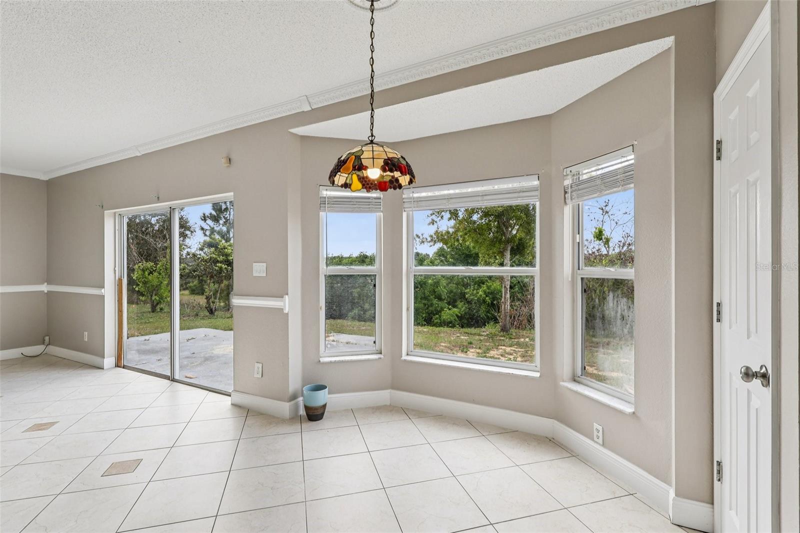 Image 10 of 36 For 7694 Country Run Parkway