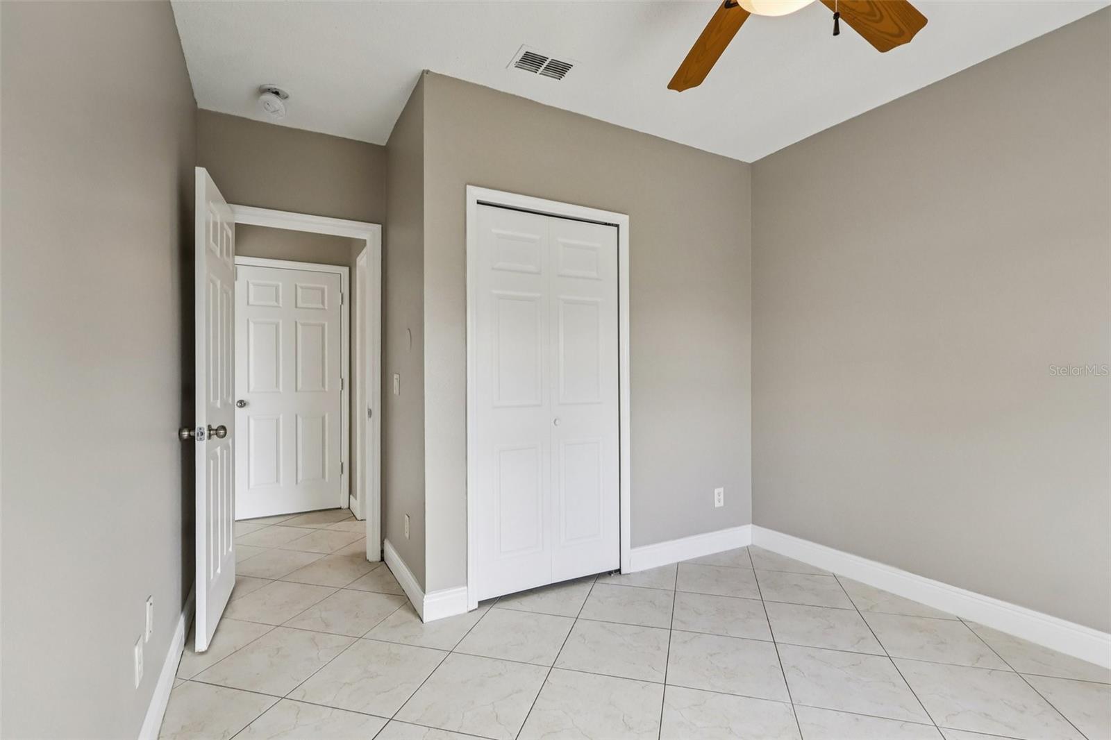 Image 17 of 36 For 7694 Country Run Parkway