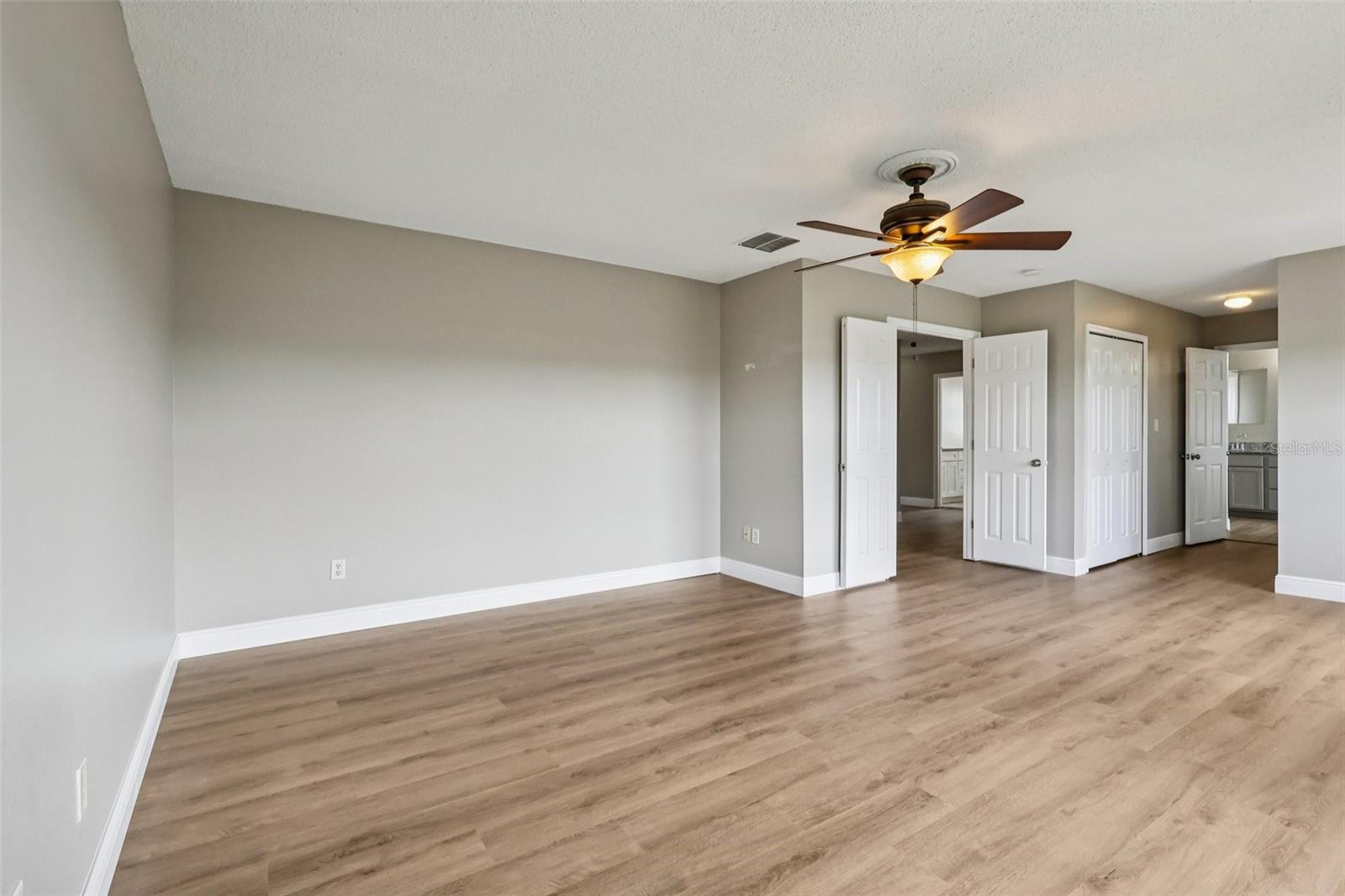 Image 21 of 36 For 7694 Country Run Parkway