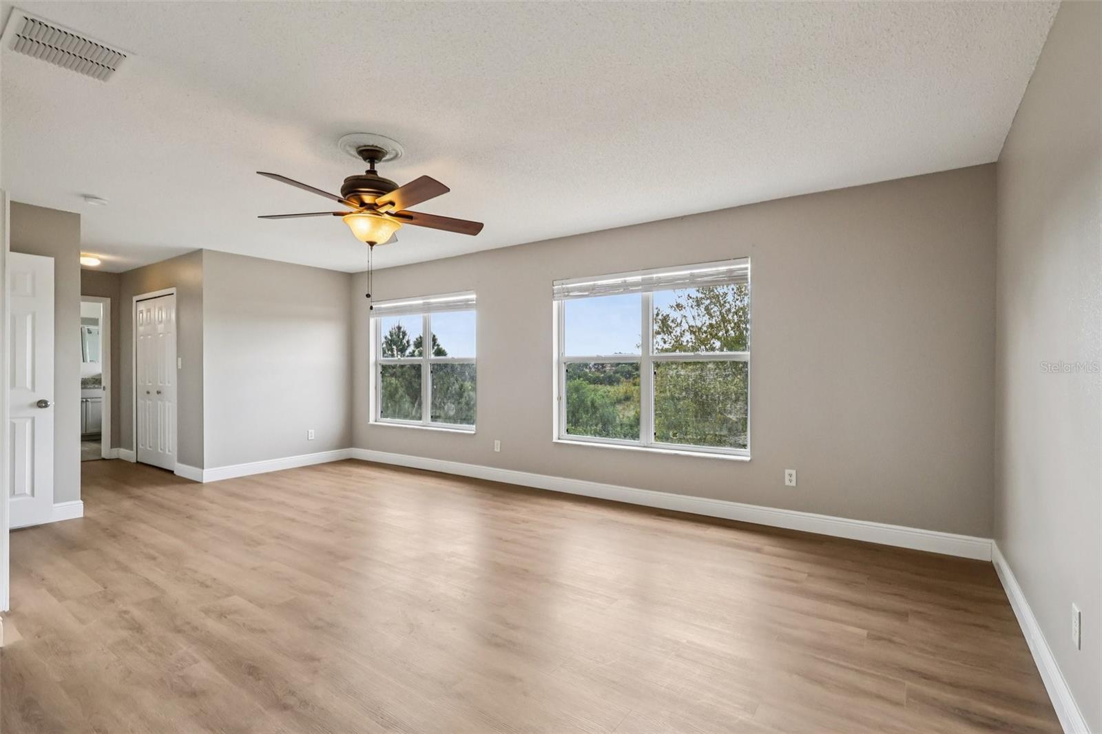 Image 22 of 36 For 7694 Country Run Parkway