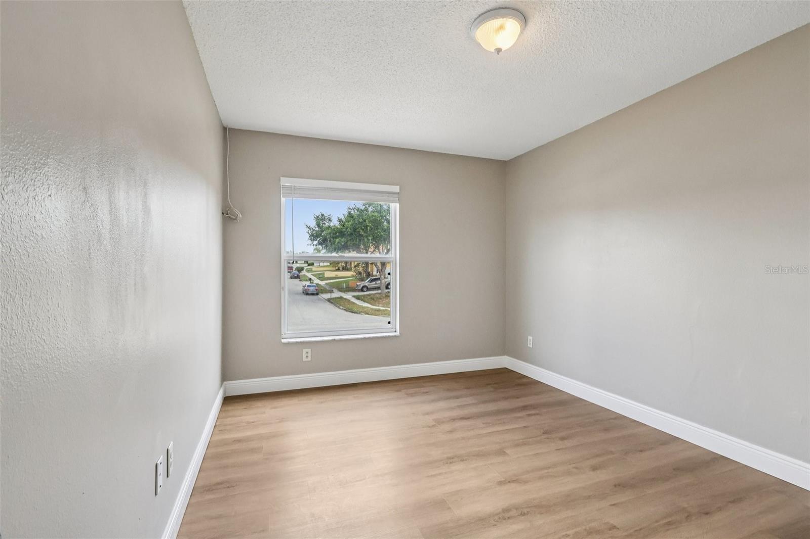 Image 28 of 36 For 7694 Country Run Parkway