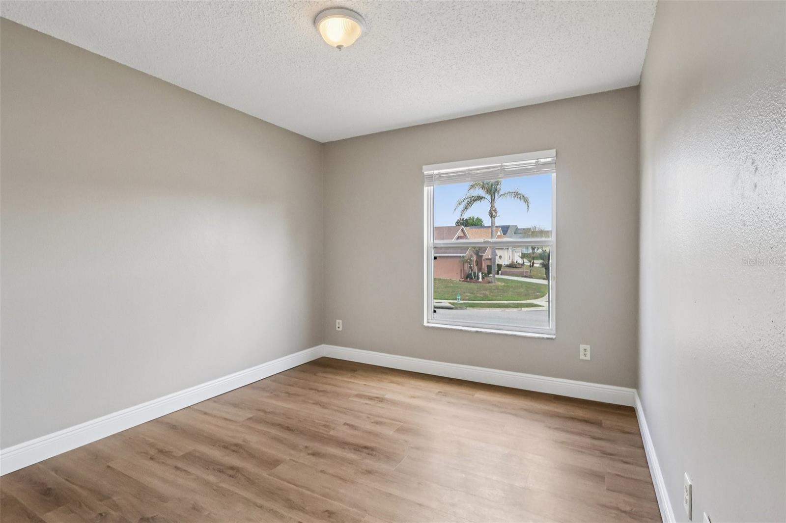 Image 30 of 36 For 7694 Country Run Parkway