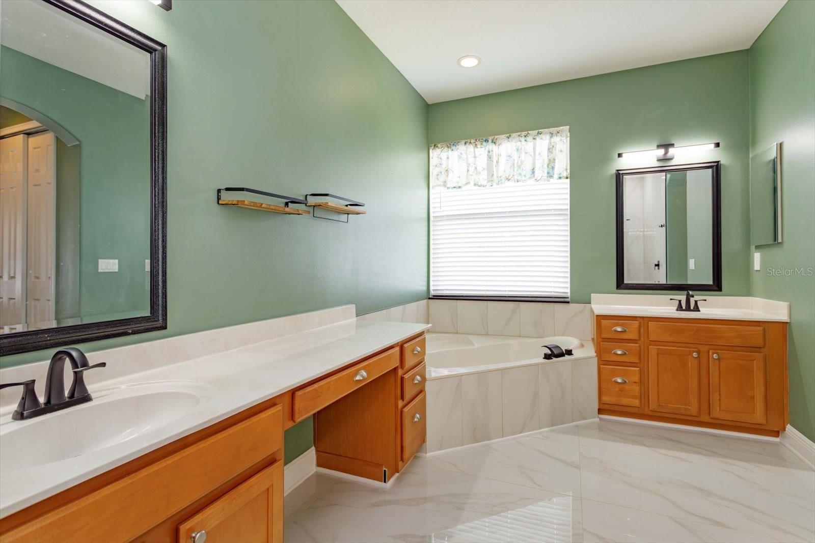 Image 28 of 43 For 2348 Northumbria Drive