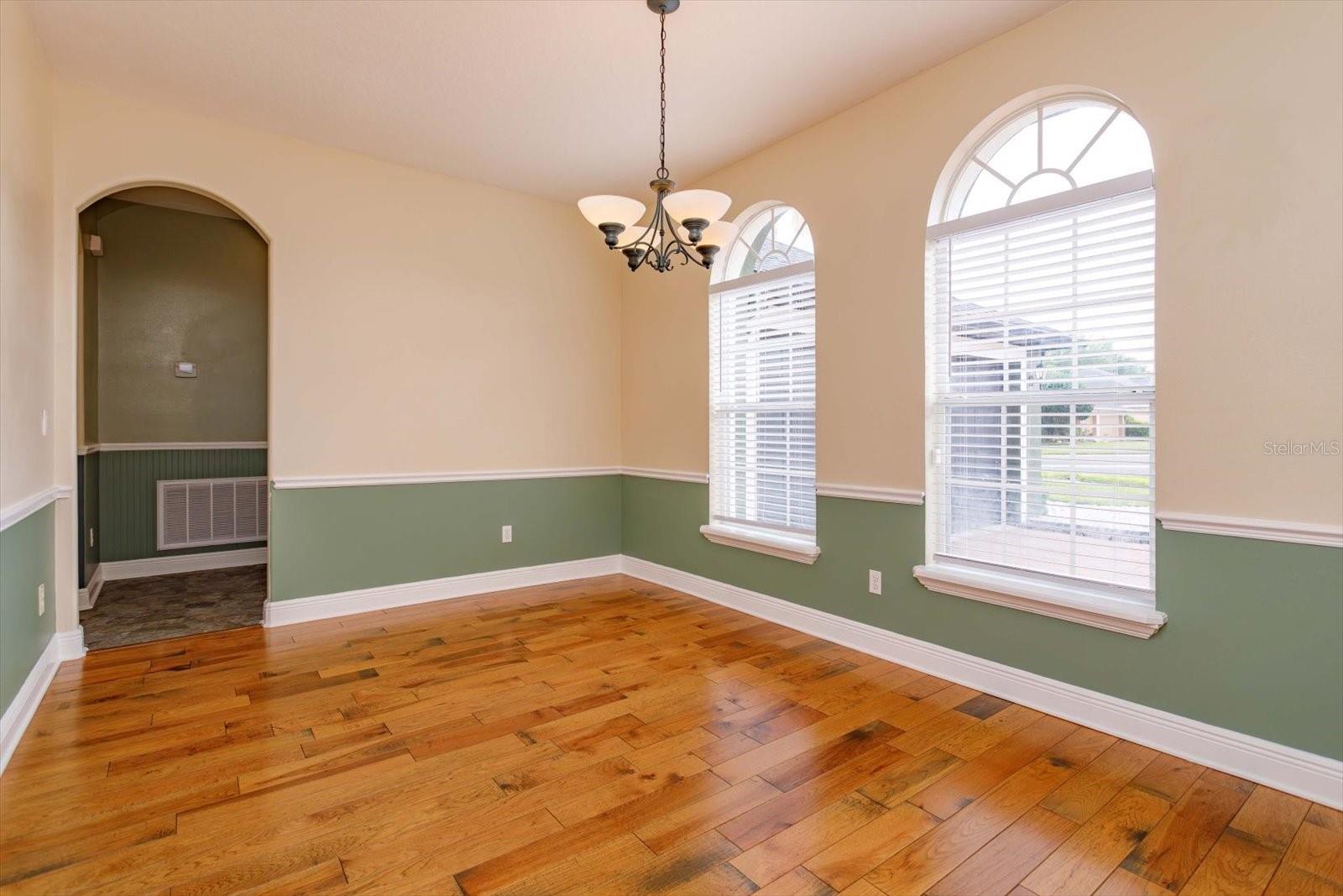 Image 6 of 43 For 2348 Northumbria Drive