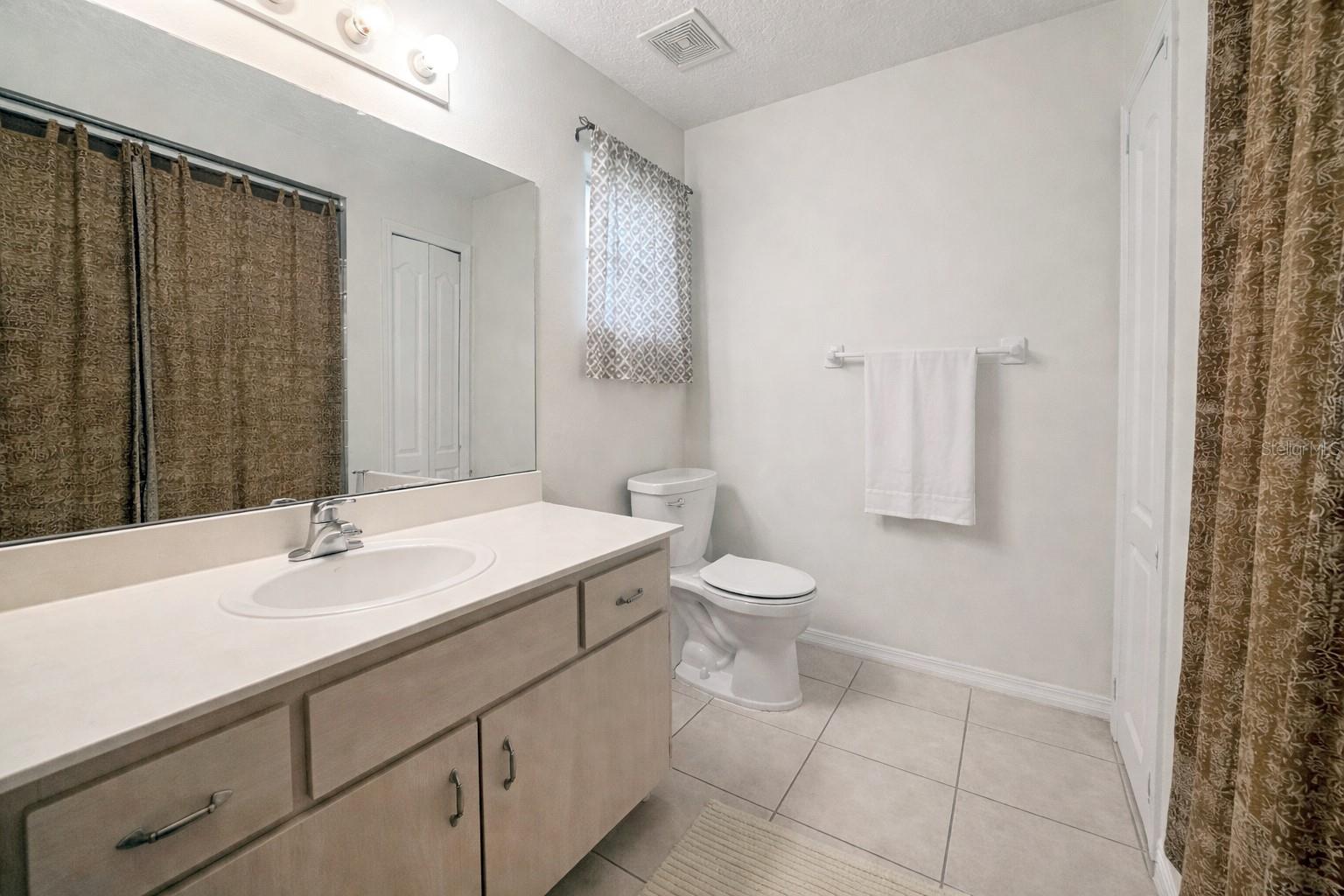 Image 9 of 12 For 9 Wheeler Place A, B