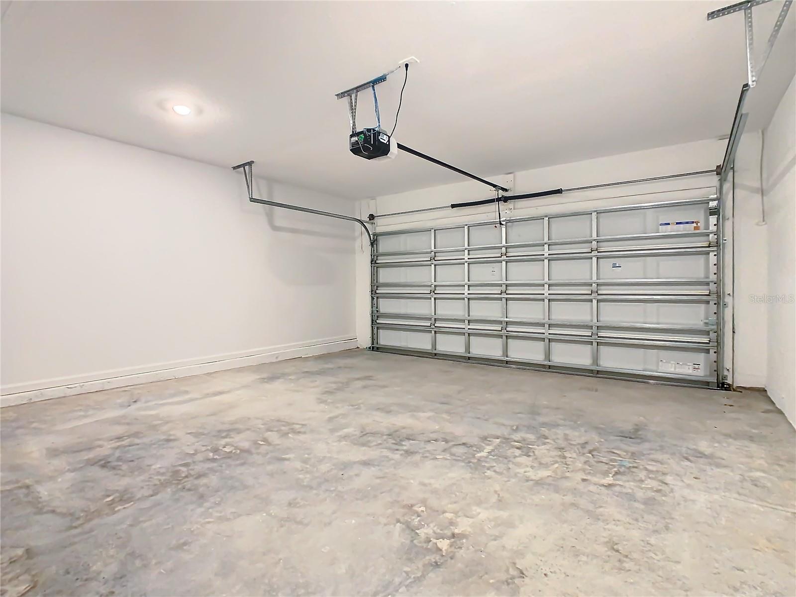 Image 11 of 35 For 1033 Holden Way