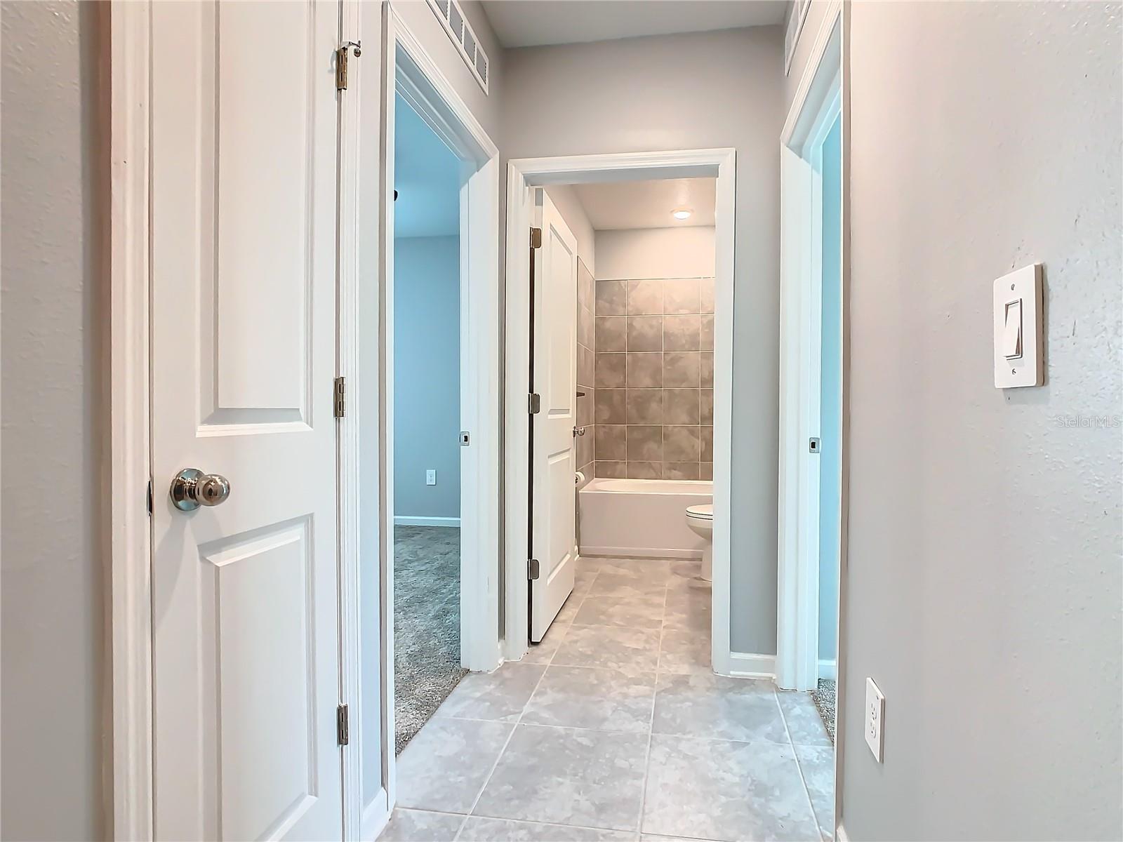 Image 16 of 35 For 1033 Holden Way