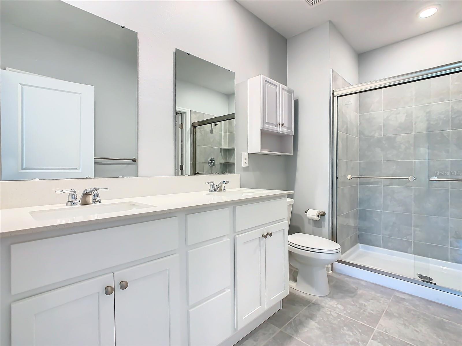 Image 21 of 35 For 1033 Holden Way