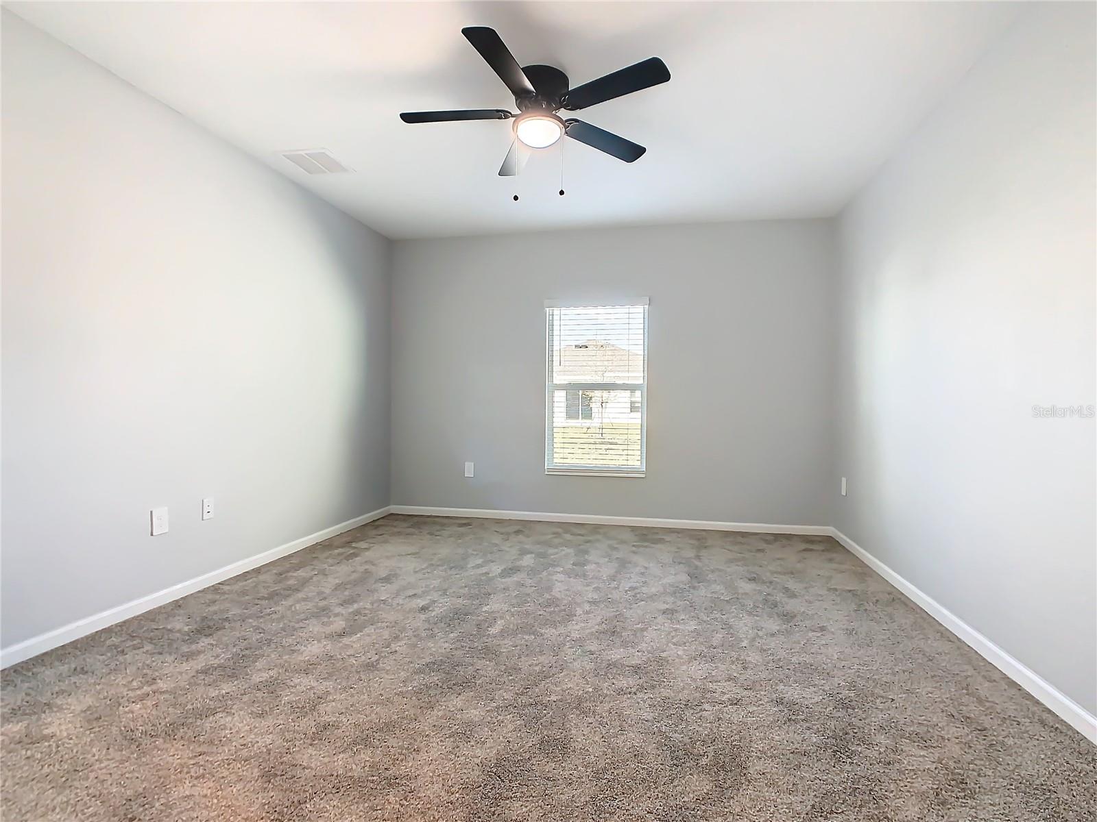 Image 29 of 35 For 1033 Holden Way