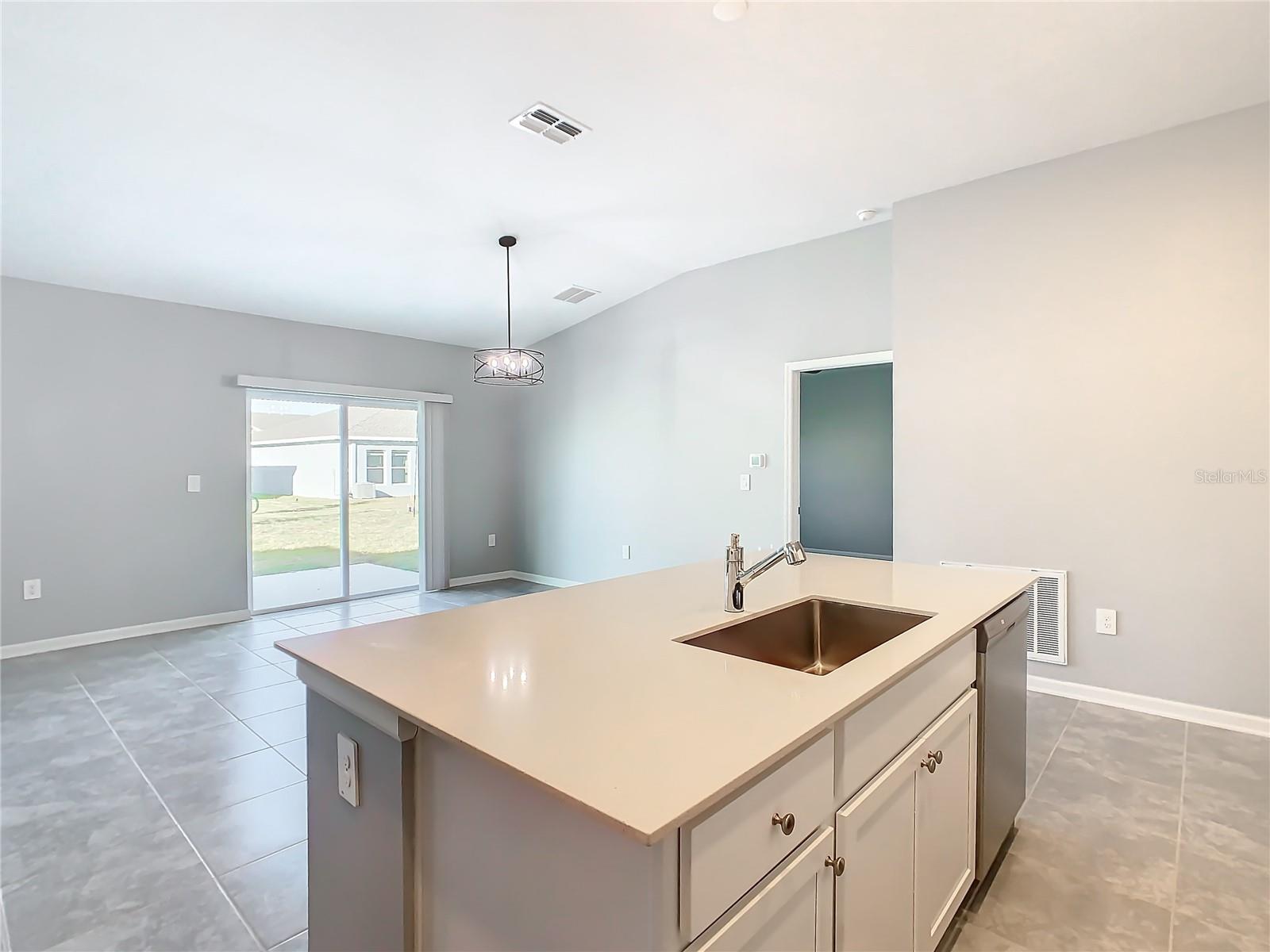 Image 7 of 35 For 1033 Holden Way