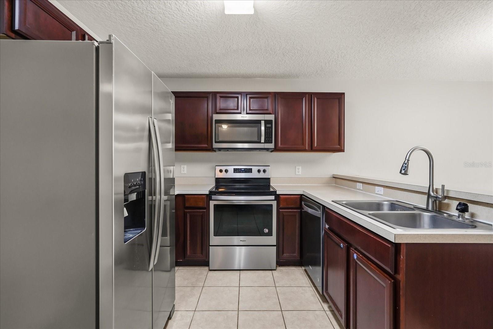 Image 10 of 32 For 13536 Tea Rose Way 119