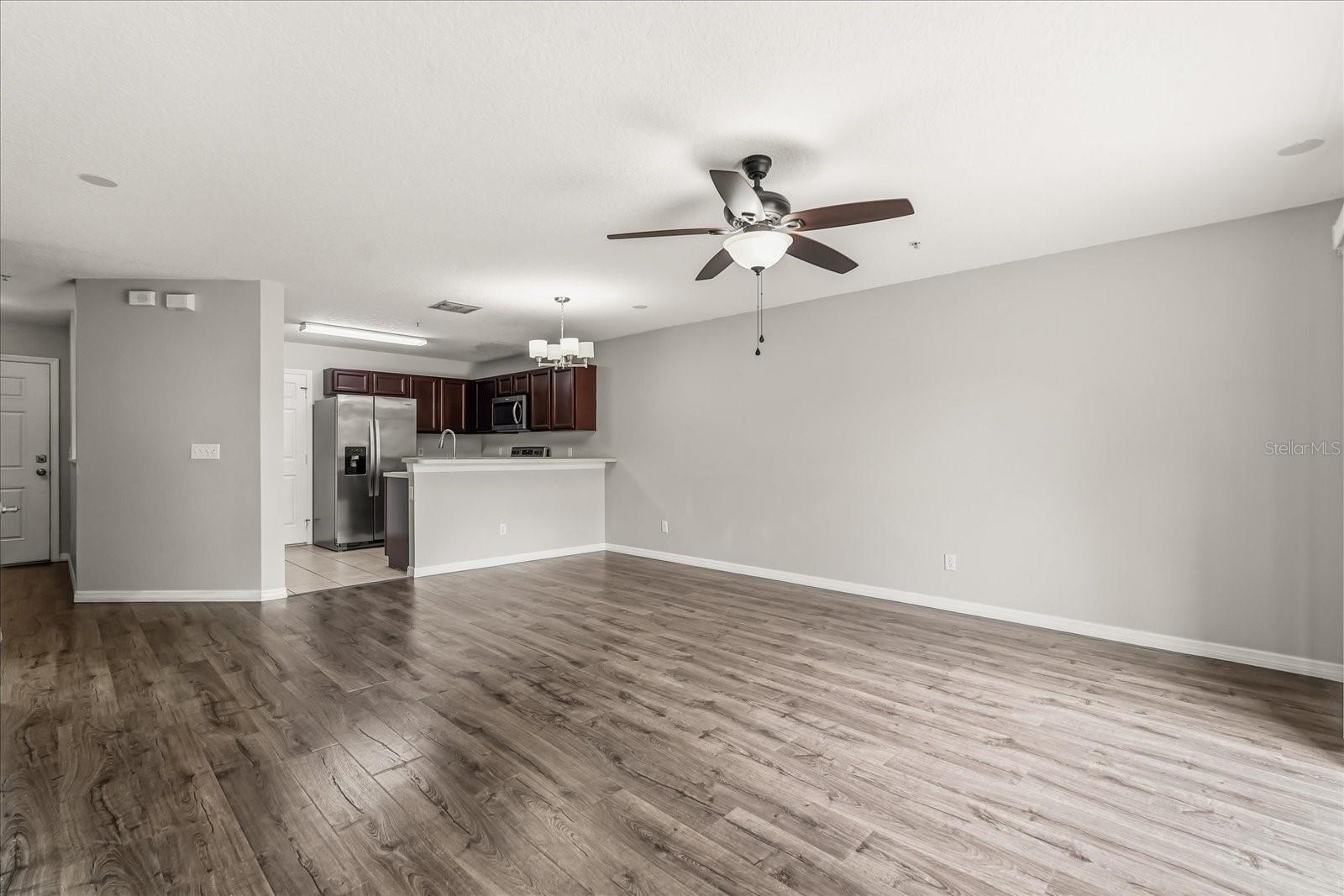 Image 5 of 32 For 13536 Tea Rose Way 119