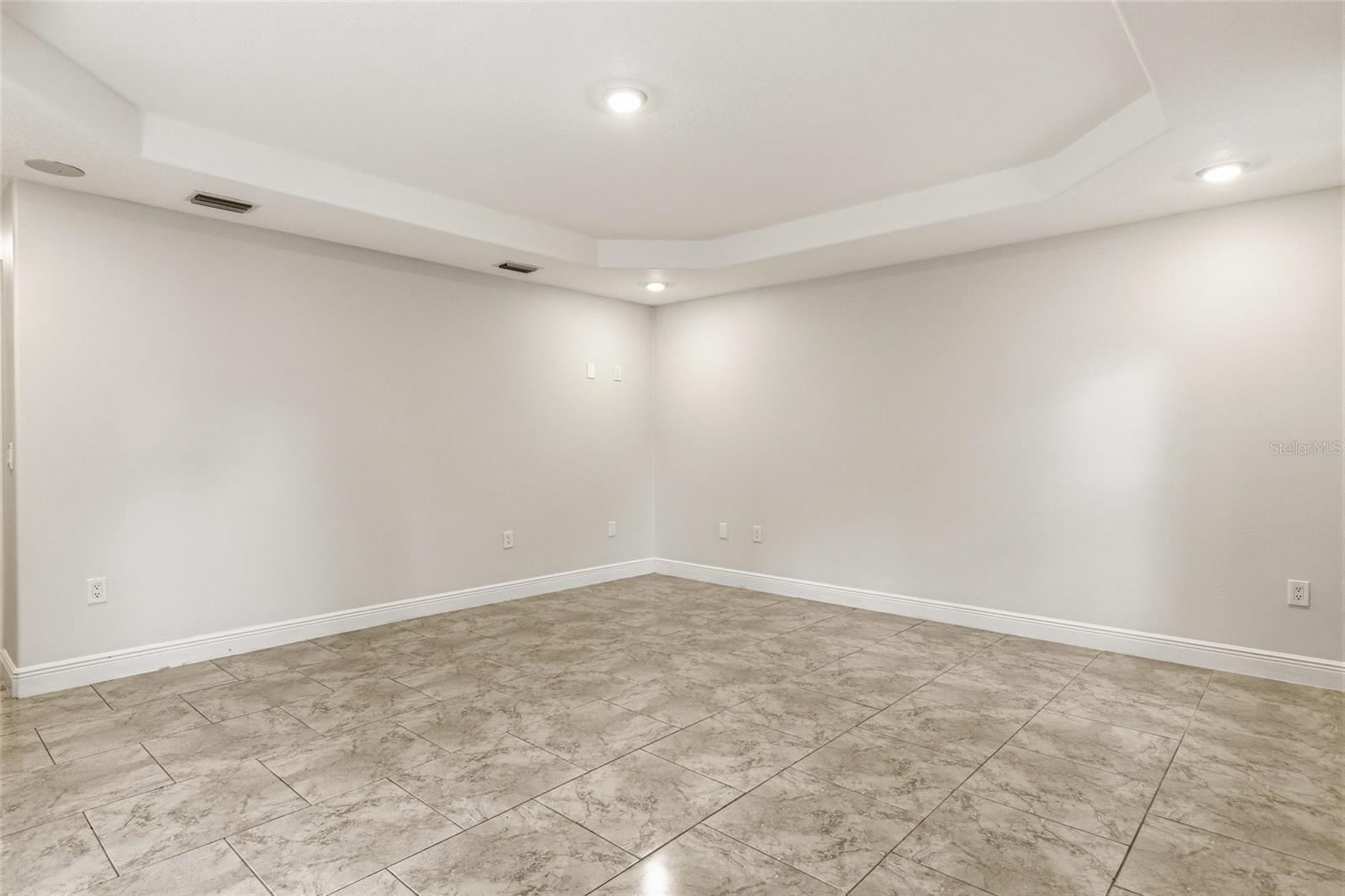 Image 23 of 50 For 4821 Falcon Boulevard