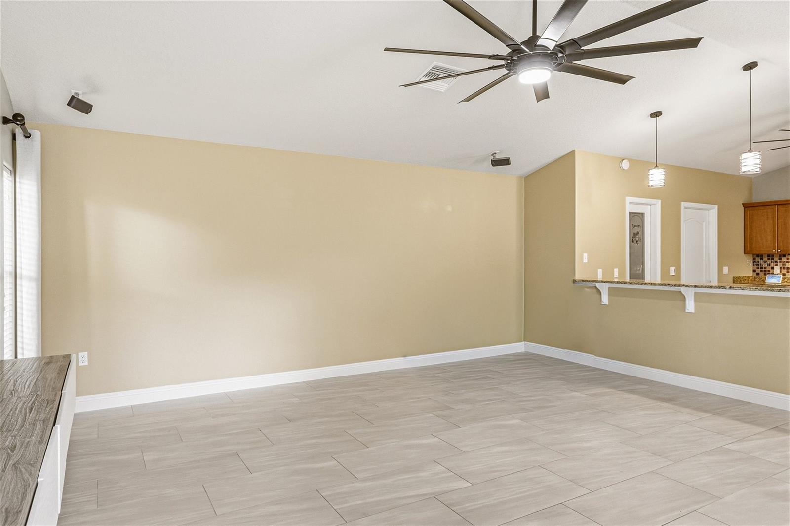 Image 34 of 50 For 4821 Falcon Boulevard